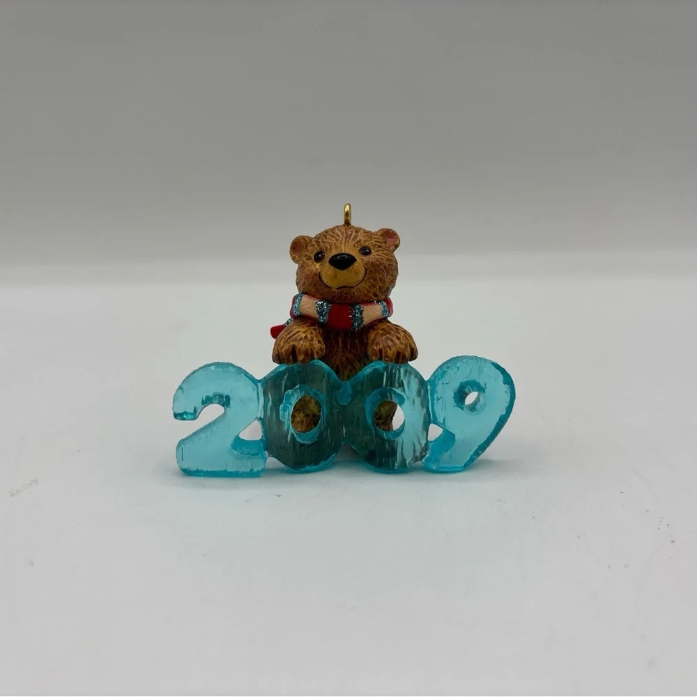 Hallmark Keepsake 2009 Cool Decade Dated 2009 Christmas Ornament Handcrafted EUC